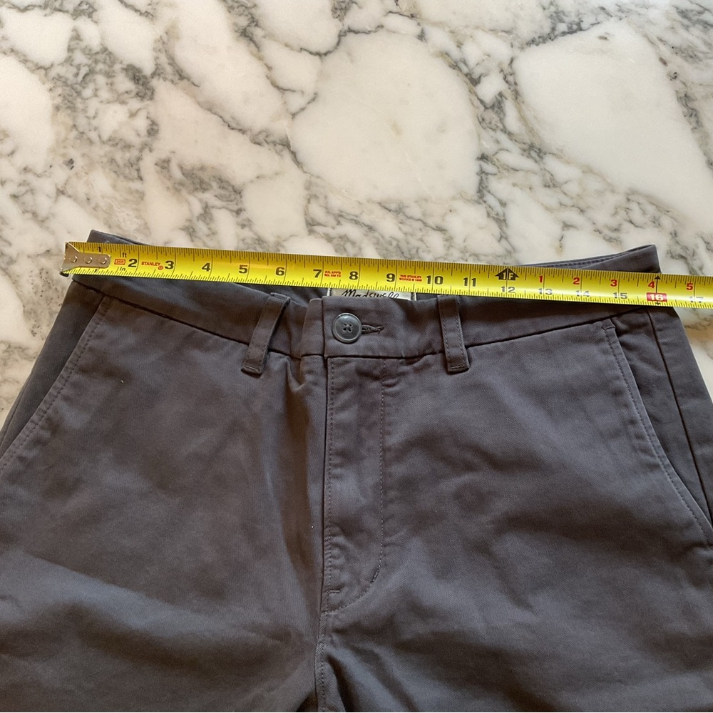 NWT Madewell Charcoal Grey Flat Front Chino Shorts Sz 32 - small flaw by belt - Picture 6 of 8
